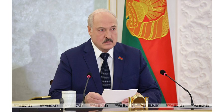 Александр Лукашенко: положения обновленной Конституции обеспечат развитие Беларуси в условиях вызовов и угроз