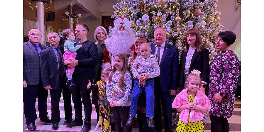 Профсоюзы Гродненщины в ходе акции «Профсоюзы – детям» выделили более 103 тысяч рублей на помощь детским учреждениям