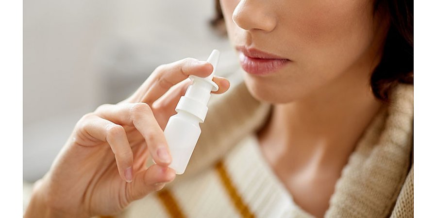 Вакцина от COVID-19 в виде назального спрея может стать доступной осенью 2022 года