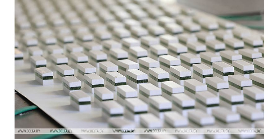 Богданов: в условиях санкций нужно особенно активно продвигать отечественные товары