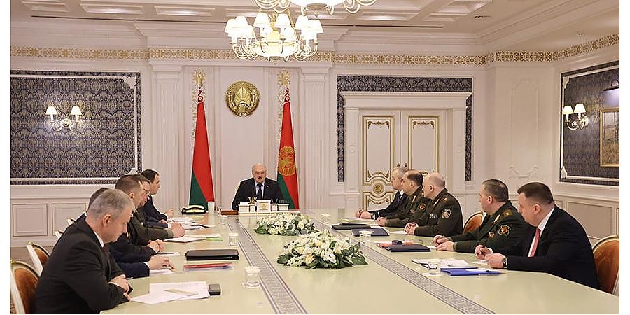 Александр Лукашенко: динамика уровня угроз Беларуси заставляет нас держать руку на пульсе военно-промышленного производства