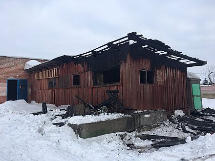 В Вороново горела постройка на территории предприятия 