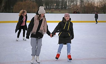 Лед зовет. Порядка 60 хоккейных коробок и катков подготовят к зиме в Гродненской области