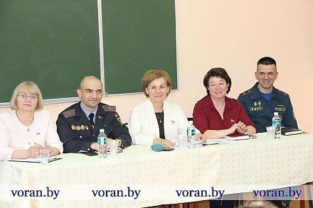 Информационно-пропагандистские группы проводят активную работу в рамках Единого дня информирования в районе 
