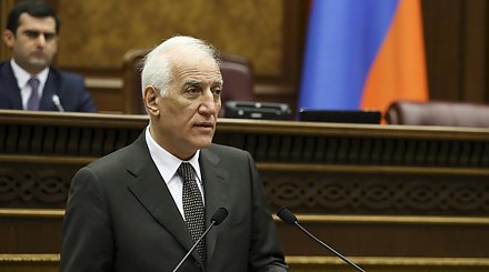Новым президентом Армении избран Ваагн Хачатурян