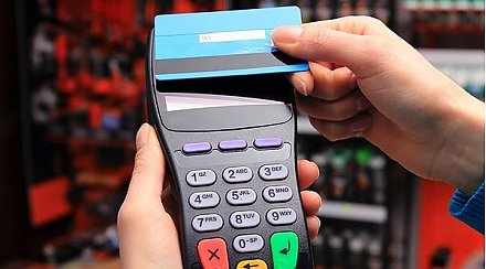 Все устанавливаемые с 1 января терминалы должны предоставлять возможность для бесконтактной оплаты