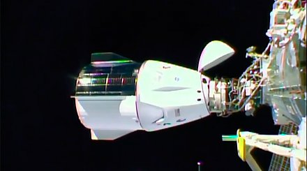 Космический корабль Crew Dragon произвел стыковку с МКС