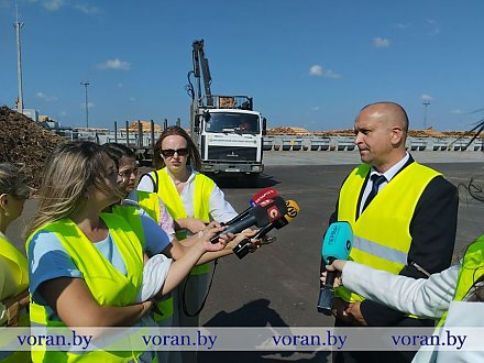 25 гектаров территории ООО «Белакон Тимбер» исследовали журналисты при посещении Свислочского района. Пресс-тур продолжается 