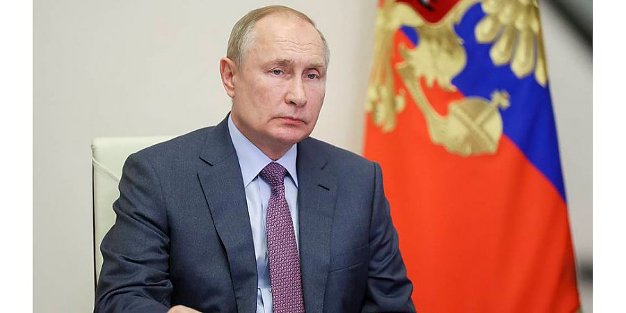 Путин в разговоре с Макроном обратил внимание на нарушения Польшей и странами Балтии прав беженцев