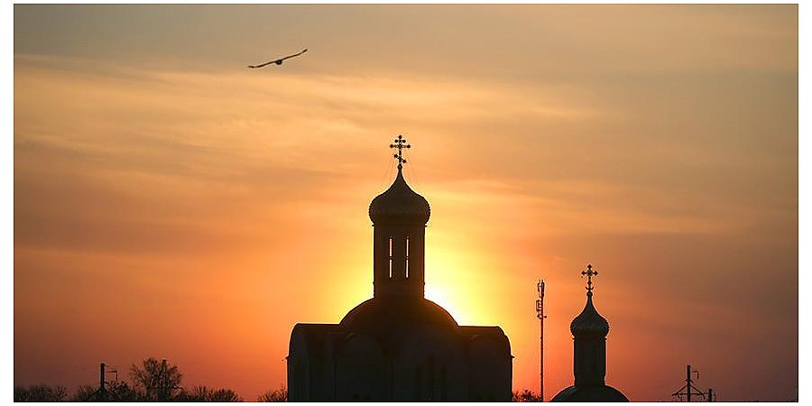 Православные верующие празднуют Успение Пресвятой Богородицы