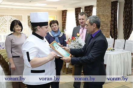 Повар вороновского ресторана среди победителей профсоюзного конкурса