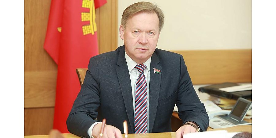 "Радует, что люди небезразличны к судьбе страны и уверены– их голос будет услышан". Председатель областного Совета депутатов Игорь Жук провел субботнюю прямую линию