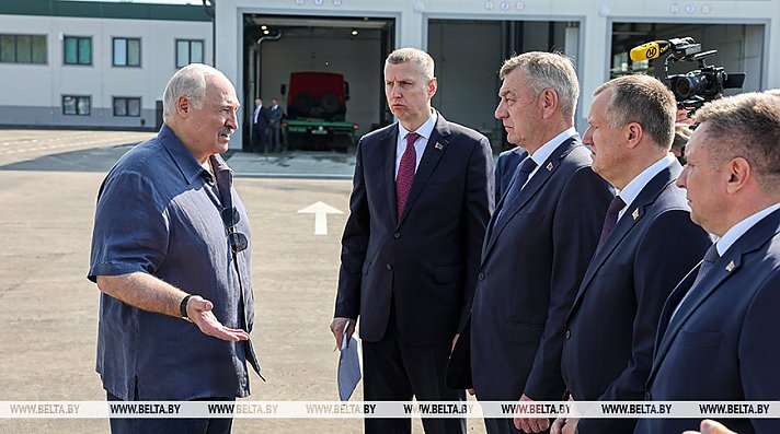Александр Лукашенко: райагросервисы должны стать опорными пунктами для отечественных производителей техники 