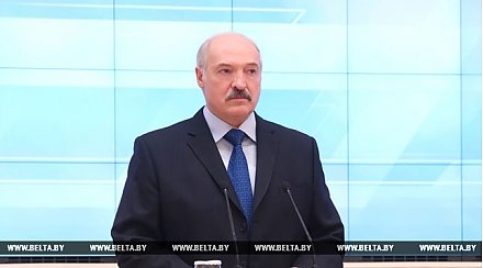 Лукашенко наряду с экономической подчеркивает и политическую значимость сельского хозяйства