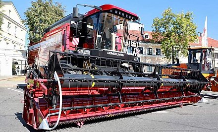 Выставку лучших образцов сельскохозяйственной техники представят на «Дажынках» в Зельве