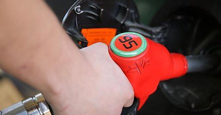 "Белнефтехим" планирует придерживаться поэтапного повышения цен на топливо