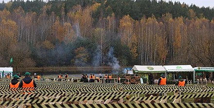 "По-спортивному провести этот день и сплотиться". Владимир Перцов о чемпионате по колке дров