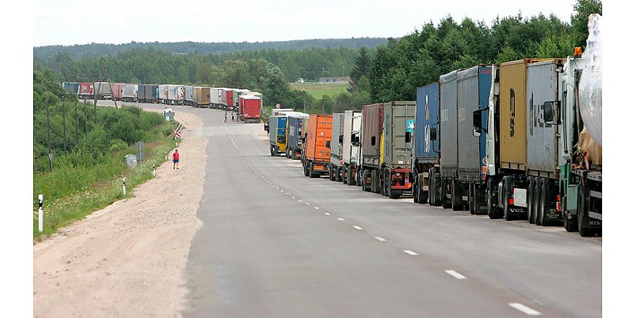 Более 1,5 тысячи фур скопилось в очереди на выезд из Беларуси в ЕС