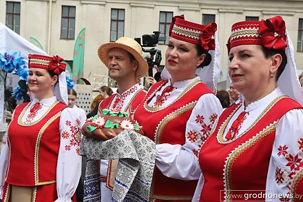 Районы Гродненской области представили туристический потенциал в Новом замке