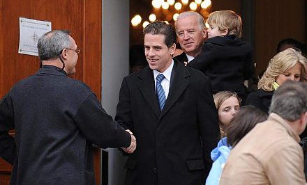 В Великобритании обнародовали документы о причастности сына Байдена к лабораториям в Украине