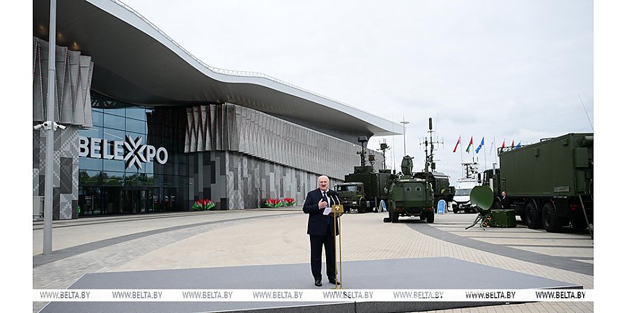 "Музей достижений нашего народа". Александр Лукашенко потребовал организовать в минском МВЦ постоянную экспозицию