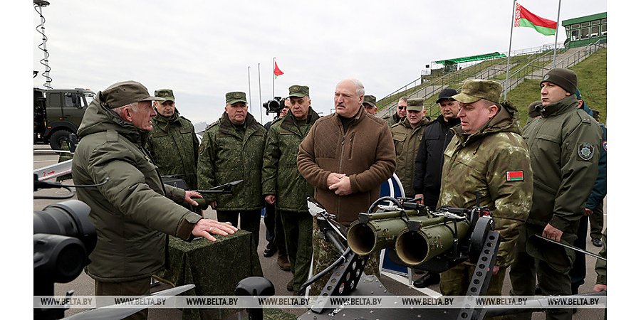 "Нежелательно, чтобы они воевали в Украине: все-таки свои люди". Александр Лукашенко ознакомился с белорусскими беспилотниками