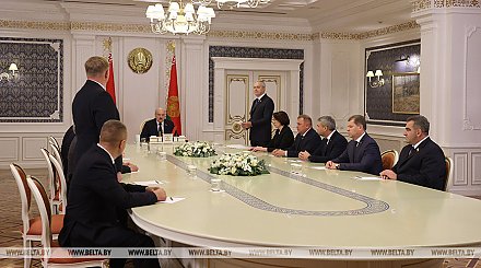 Новый министр, помощник Президента и обновление местной вертикали. Подробности кадрового дня у Александра Лукашенко