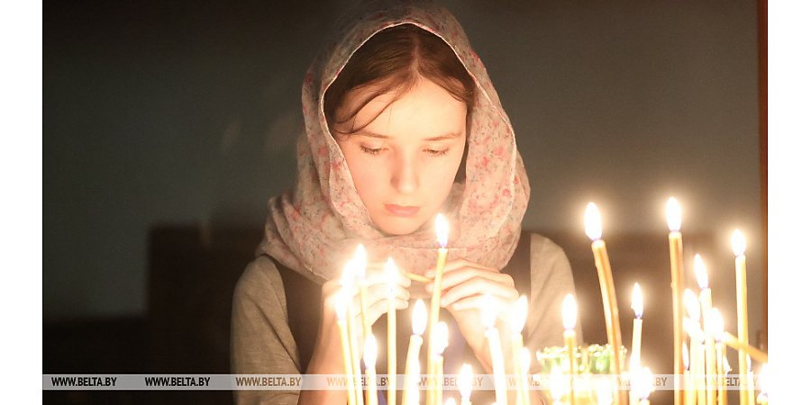 Православные верующие празднуют Пасху