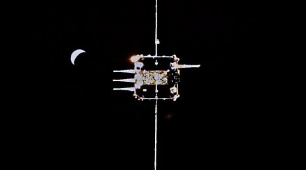 Китайский космический аппарат доставил на Землю образцы лунного грунта