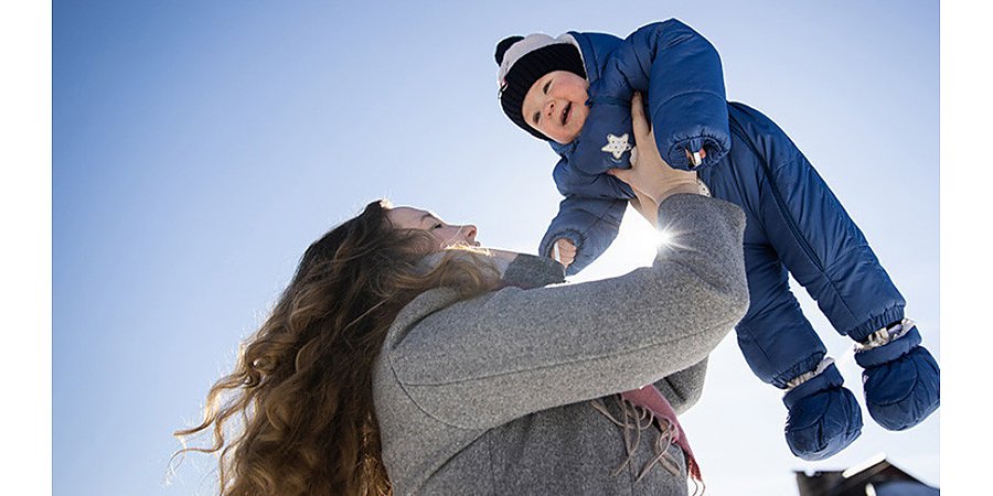 Пособия по уходу за ребенком в возрасте до трех лет увеличиваются с 1 февраля