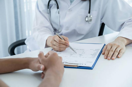 Врач объяснила, как отличить кишечную инфекцию от несварения желудка