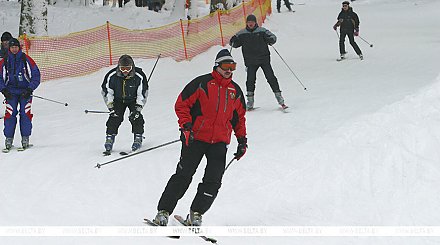 "Ни одна мышца не отдыхает". Почему Александр Лукашенко советует белорусам встать на лыжи