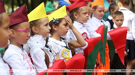 "Здесь воспитываются патриоты страны" - Александр Лукашенко поздравил с 30-летием пионерскую организацию