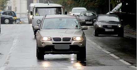Не забудьте включить фары. На дорогах Беларуси стартовала акция "Внимание - дети!"