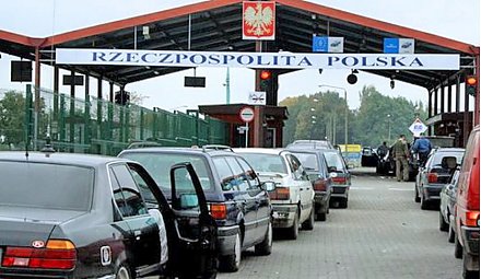 Польша ввела временный контроль на внутренних границах ЕС
