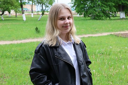 Сто из ста! Абсолютный результат на ЦЭ уже достигли две выпускницы школ Вороновского района
