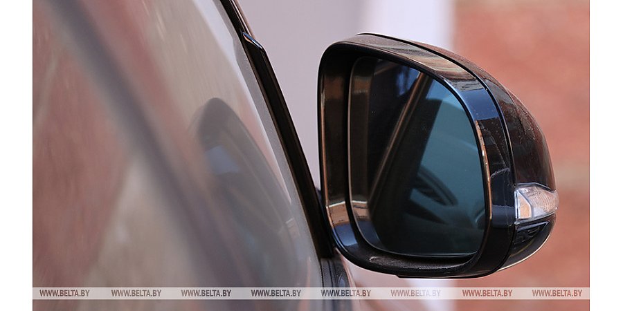 В центре Гродно перевернулась легковушка