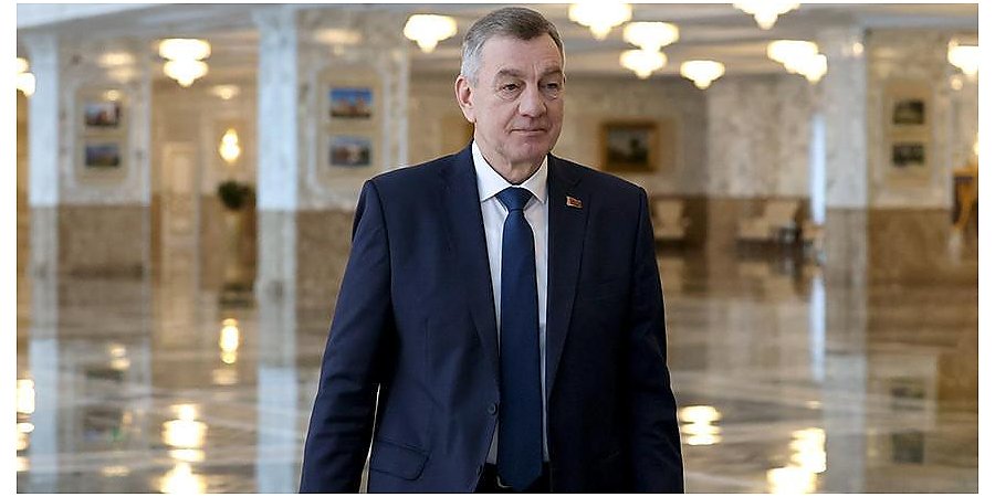 "Героизм знаю. А вот где плохо?" Александр Лукашенко принял с докладом Управляющего делами Президента Юрия Назарова