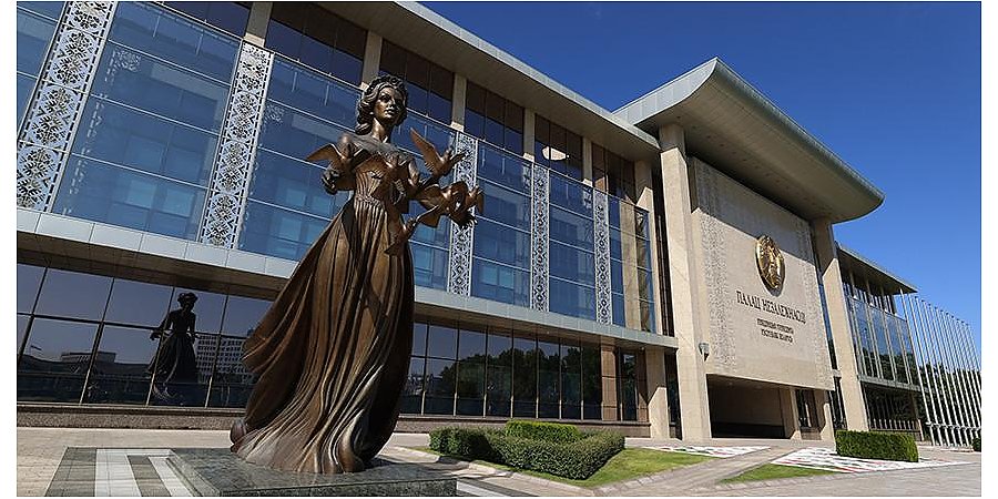 Александр Лукашенко: белорусский народ гордится своим прошлым и великими достижениями