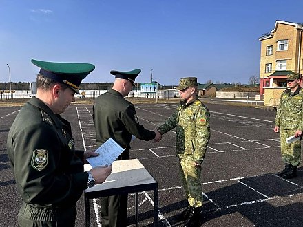 Первый выпуск прапорщиков органов пограничной службы на вороновской земле