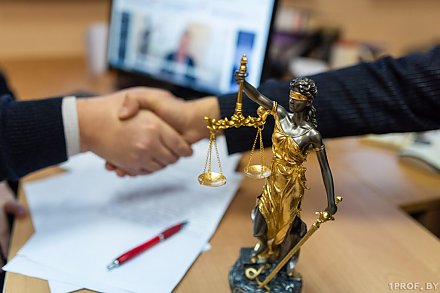 Более 600 человек проконсультировали профсоюзные юристы в последний четверг сентября