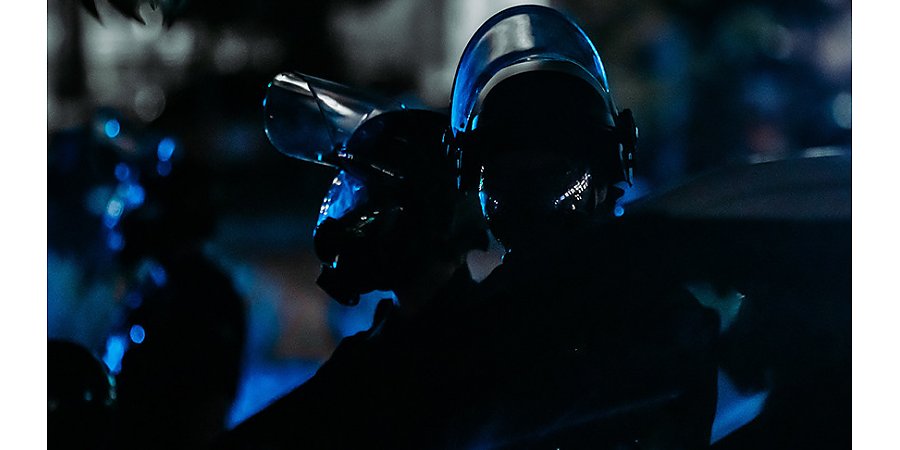 На карнавале в Лондоне от нападений пострадали 75 полицейских