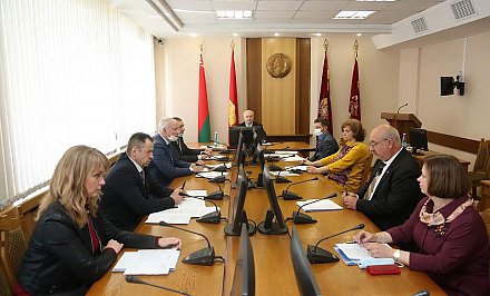 В облисполкоме состоялось первое организационное заседание областной избирательной комиссии по выборам Президента Республики Беларусь