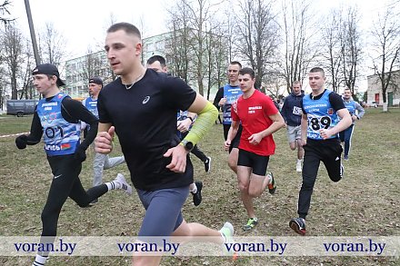 Кросс памяти героя. Всемирный день здоровья Вороновщина отметила весенним легкоатлетическим кроссом