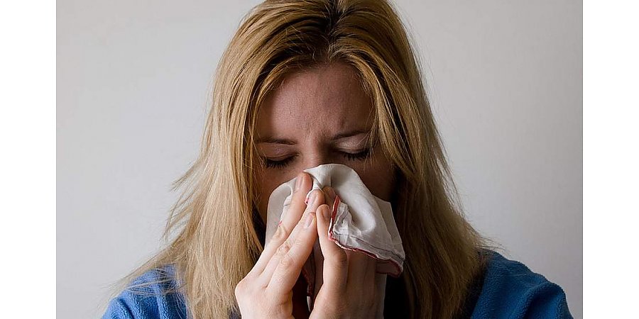 Почему возникает боль в области переносицы: врач назвал распространенные причины