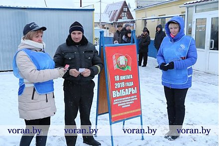 Активисты вышли на рынок в г.п. Вороново