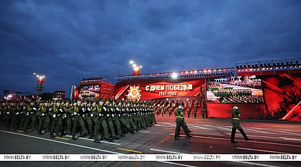 Военный парад по случаю 80-летия Победы прошел у стелы "Минск - город-герой"