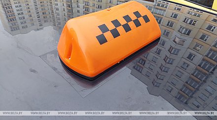 Таксист услышал разговор пенсионерки и помог предотвратить передачу денег аферистам