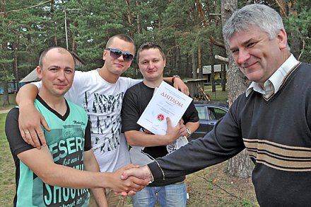 Песня объединяет людей