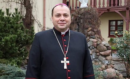 Віншаванне біскупа гродзенскага Уладзіміра Гуляя на Божае Нараджэнне і новы 2026 год